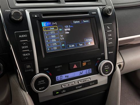 Used 2012 Toyota Camry XLE FWD image 22