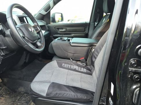 Used 2025 RAM 1500 Classic Warlock AWD/4WD image 4