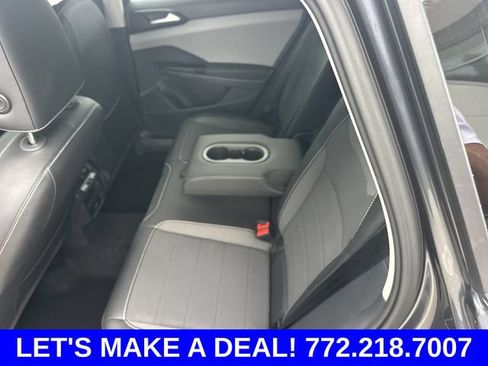 Certified 2023 Volkswagen Taos SE w/ Panoramic Sunroof Package FWD image 16