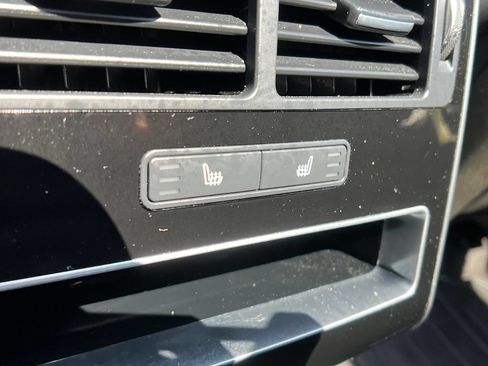 Used 2018 Land Rover Range Rover Sport HSE AWD/4WD image 28