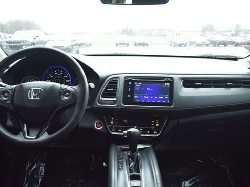 Used 2018 Honda HR-V EX image 8