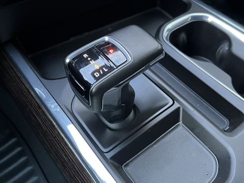 Used 2024 GMC Sierra 1500 Elevation image 29