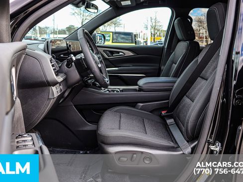 Used 2025 Chevrolet Traverse LT w/ Enhanced Driving Package image 20