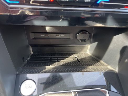 New 2025 Volkswagen Taos SE image 20