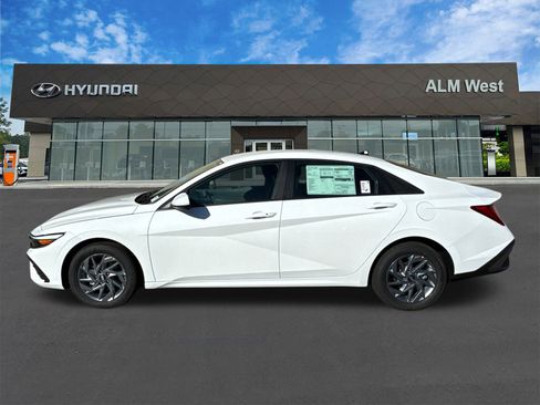 New 2026 Hyundai Elantra Blue image 8