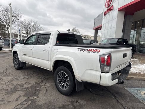 Certified 2022 Toyota Tacoma TRD Sport image 3