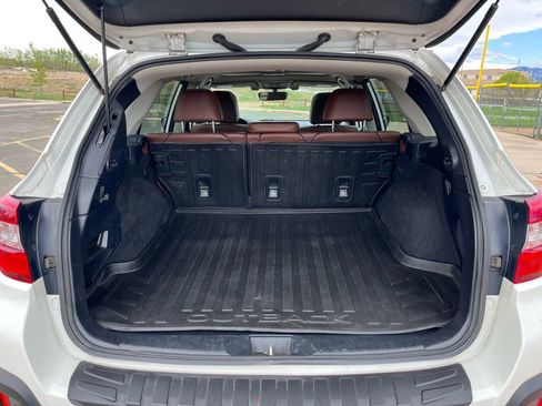 Used 2018 Subaru Outback 3.6R Touring w/ Popular Package #3 AWD/4WD image 24