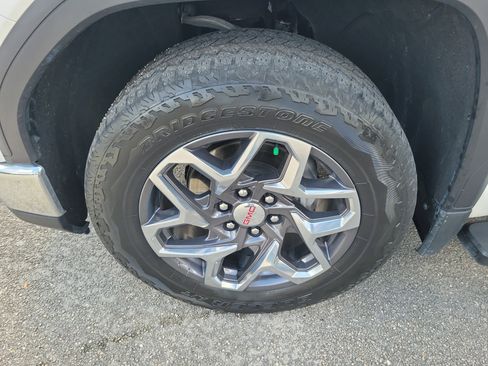 Used 2023 GMC Sierra 1500 SLT w/ SLT Premium Package image 22