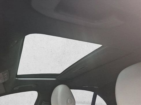 Used 2022 Mercedes-Benz E 350 Sedan image 16