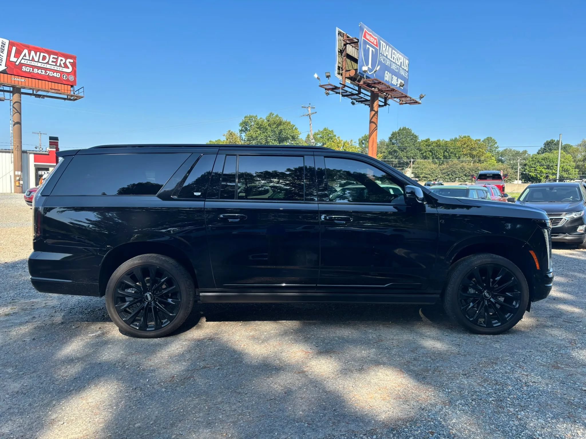 Used 2025 Cadillac Escalade ESV Sport AWD/4WD image 6