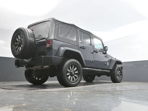 Used 2017 Jeep Wrangler Unlimited Sport w/ Connectivity Group AWD/4WD image 40