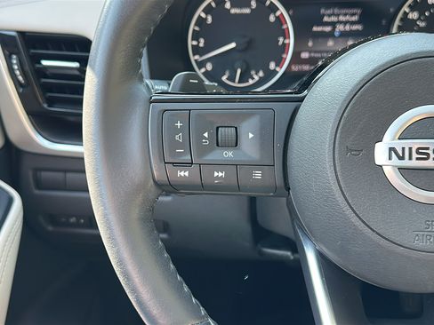 Certified 2021 Nissan Rogue SL w/ Premium Package AWD/4WD image 16