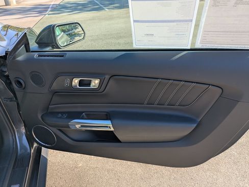Certified 2020 Ford Mustang Coupe RWD image 32