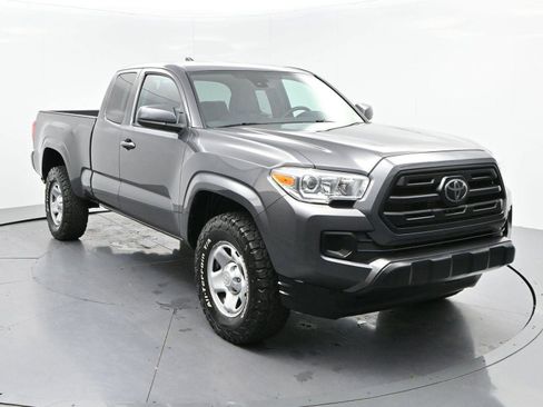 Used 2019 Toyota Tacoma SR w/ SR Convenience Package AWD/4WD image 2