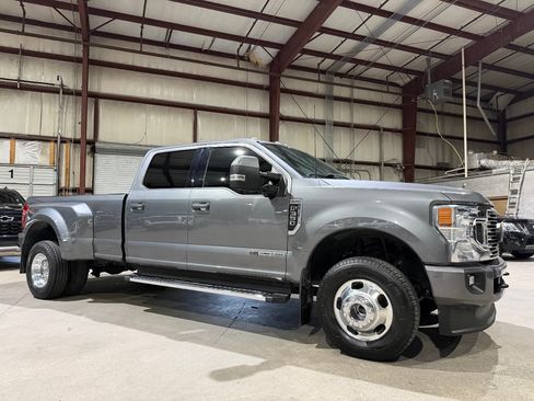 Used 2022 Ford F350 Lariat AWD/4WD image 3