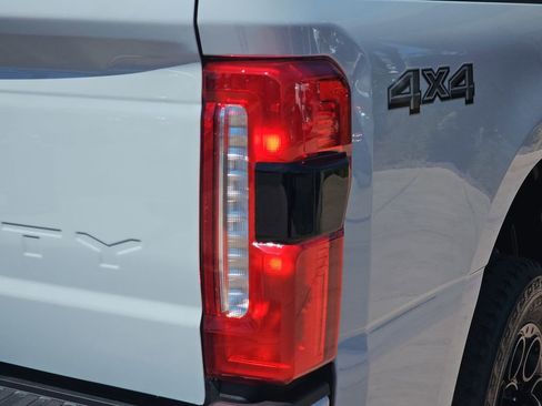 New 2026 Ford F250 4x4 Crew Cab Super Duty image 40