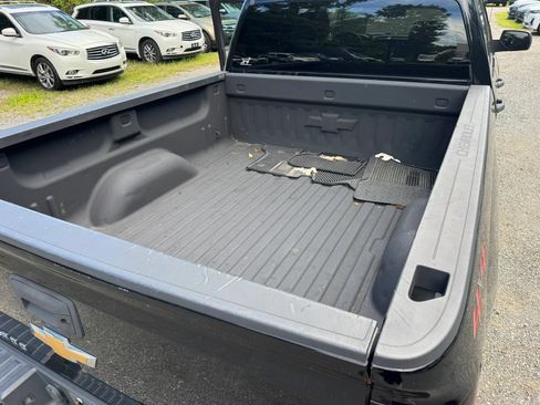 Used 2018 Chevrolet Silverado 1500 Custom w/ Custom Value Package AWD/4WD image 19