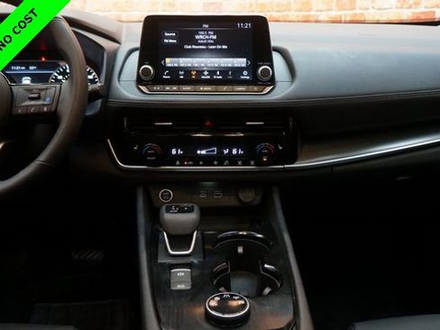 Used 2022 Nissan Rogue SV w/ SV Premium Package image 35