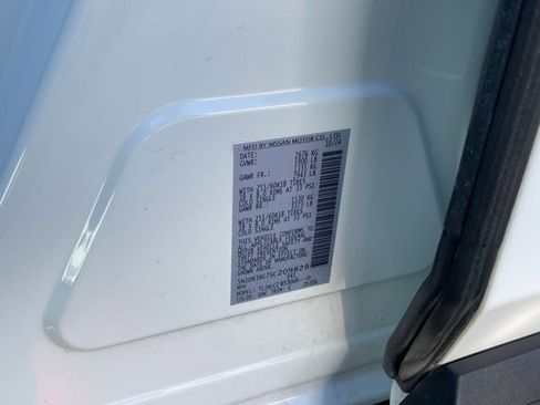 Used 2025 Nissan Pathfinder SV image 30