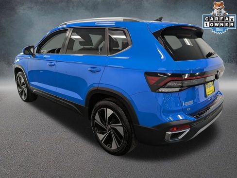 Used 2025 Volkswagen Taos SE w/ Panoramic Sunroof Package image 7