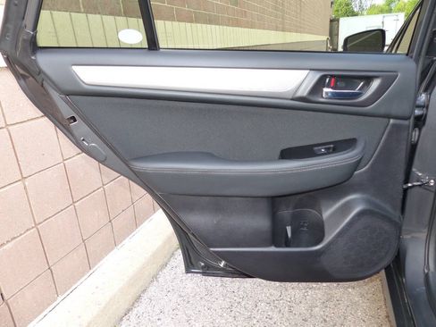 Used 2018 Subaru Outback 2.5i Premium AWD/4WD image 30