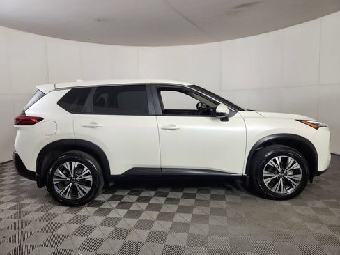 Used 2023 Nissan Rogue SV FWD image 8