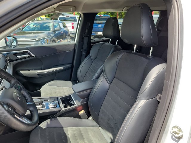 Used 2024 Mitsubishi Outlander SE AWD/4WD image 19