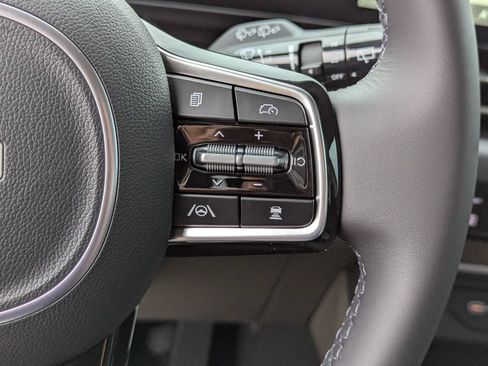 New 2026 Kia Carnival FWD image 31