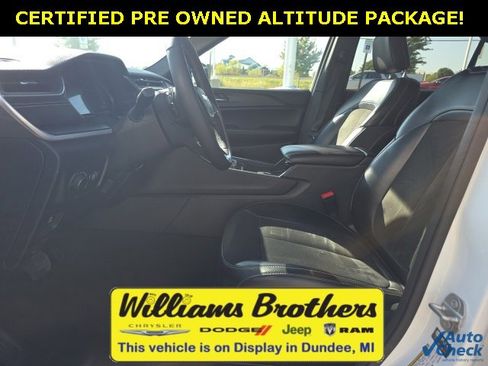 Certified 2024 Jeep Grand Cherokee L Laredo image 25