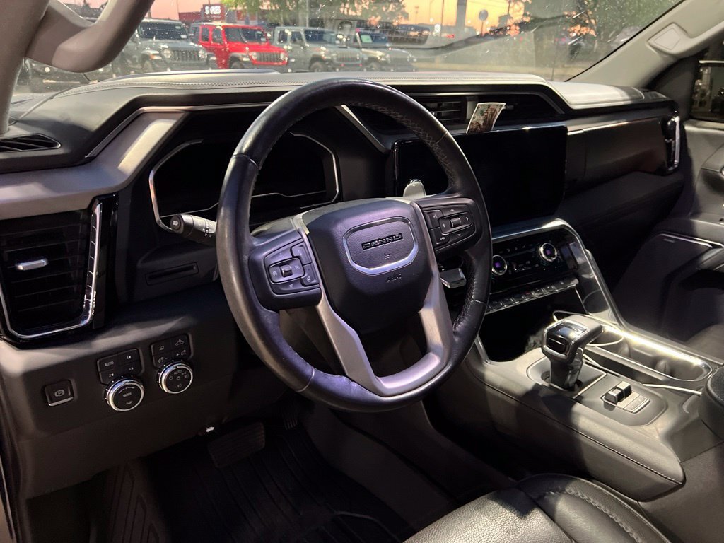 Used 2023 GMC Sierra 1500 Denali AWD/4WD image 16