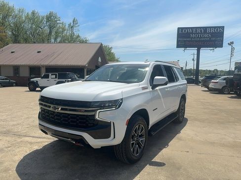 Used 2021 Chevrolet Tahoe Z71 w/ Luxury Package AWD/4WD image 1