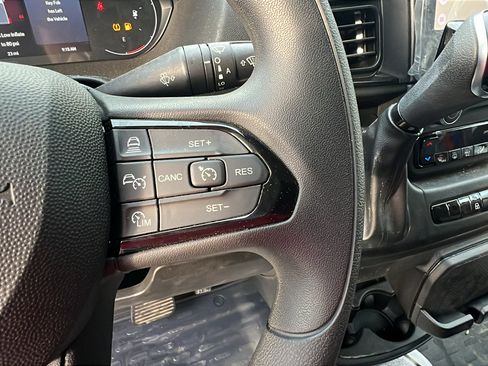 Used 2025 RAM ProMaster 2500 w/ Premium Convenience Group image 24