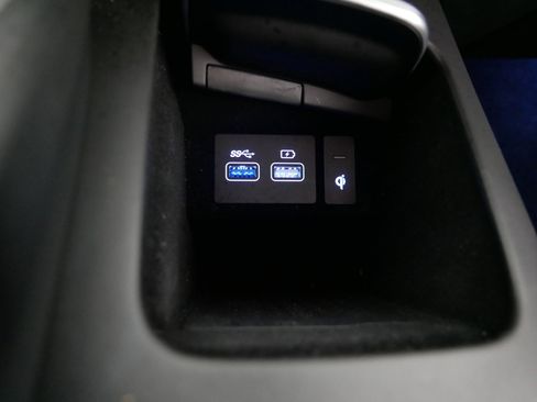 Certified 2025 Genesis GV70 2.5T image 31