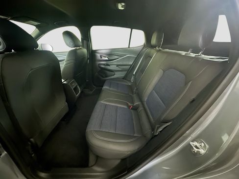 Used 2025 Buick Envista Preferred FWD image 27