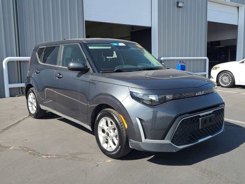 Used 2023 Kia Soul LX w/ Option Group 015 FWD image 3