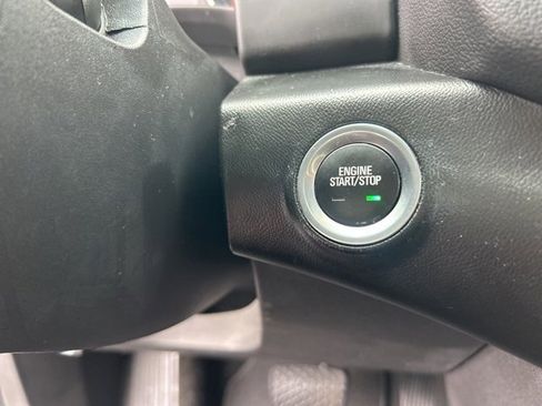 Used 2022 GMC Terrain SLT image 30