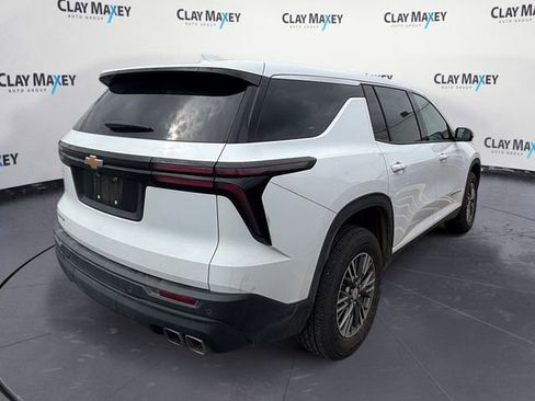Used 2024 Chevrolet Traverse LS FWD image 5