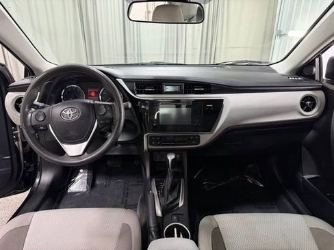 Used 2017 Toyota Corolla LE w/ Carpet Mat Package (TMS) FWD image 12