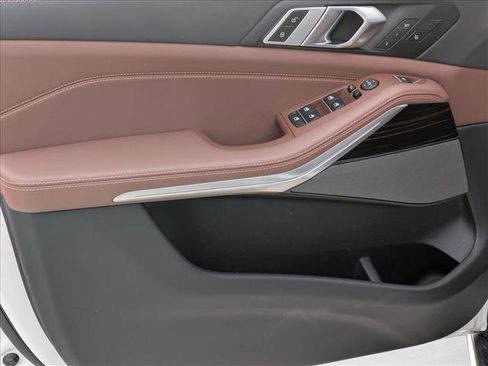 Used 2026 BMW X5 xDrive40i image 9