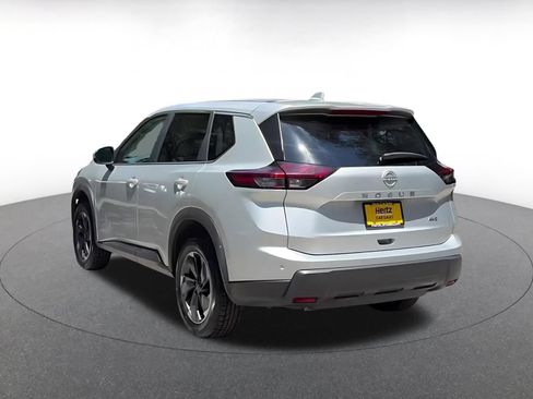 Used 2025 Nissan Rogue SV AWD/4WD image 11