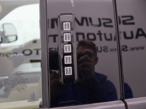 Used 2020 Ford F350 XLT w/ XLT Premium Package image 43