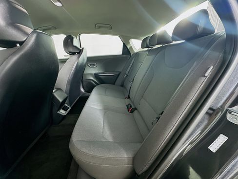 Used 2025 Kia K4 LXS image 27