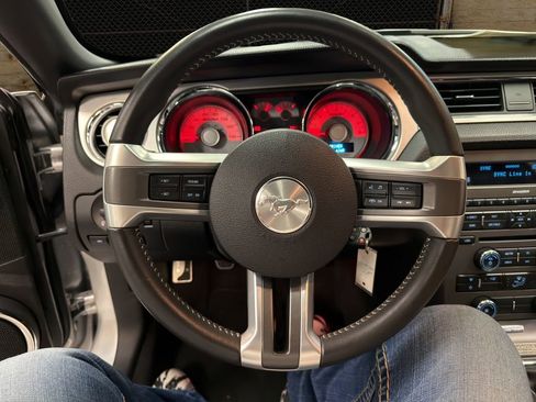 Used 2010 Ford Mustang GT Premium image 24