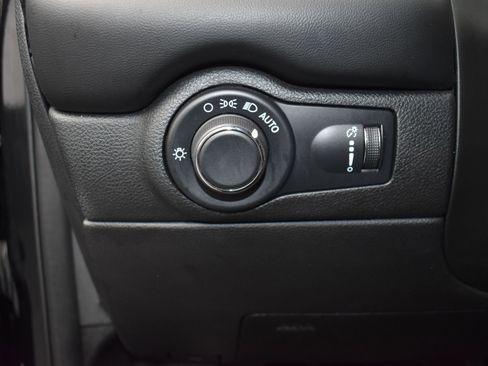 Used 2024 Dodge Durango GT image 17