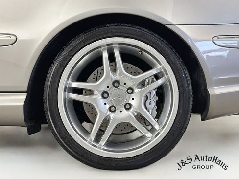Used 2005 Mercedes-Benz CLK 55 AMG Cabriolet image 36
