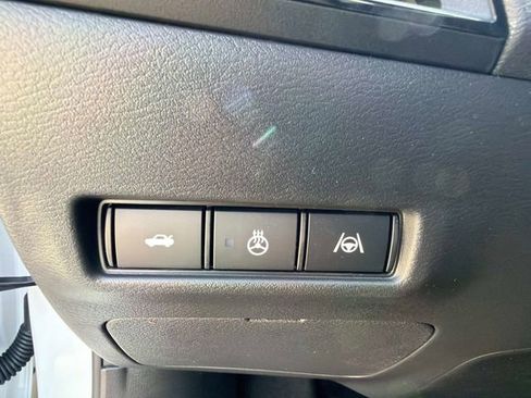 New 2026 Nissan Sentra SR w/ SR Premium Package FWD image 32