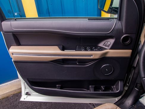 Used 2024 Ford Expedition Max Limited image 11