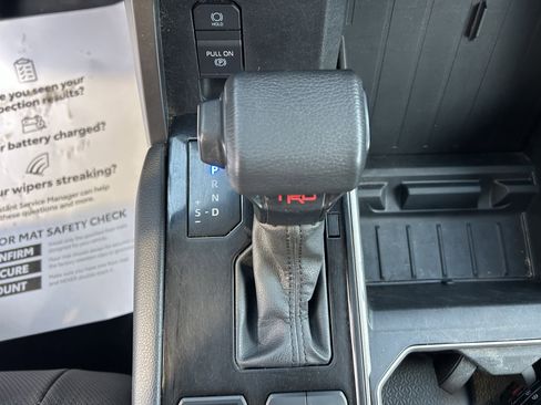 Used 2024 Toyota Tundra Limited image 31