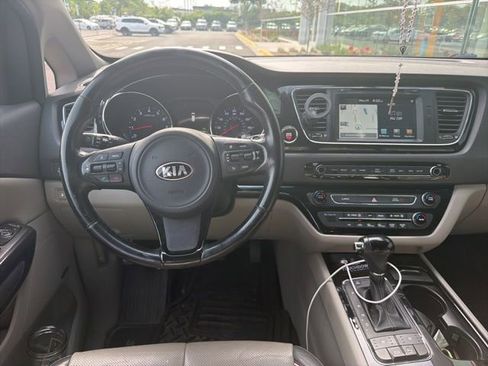 Used 2016 Kia Sedona SX FWD image 9