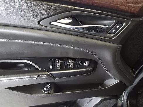 Used 2015 Cadillac SRX Luxury w/ Driver Awareness Package image 16